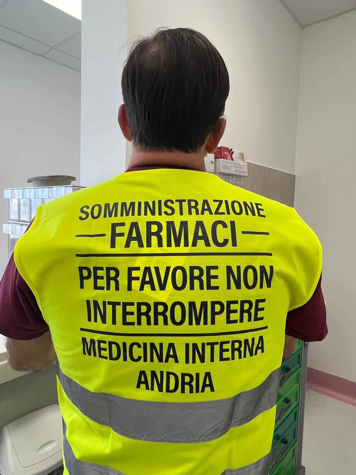 Galleria ASL BT: PIEMONTESE A INAUGURAZIONE MEDICINA INTERNA OSPEDALE BONOMO DI ANDRIA - Diapositiva 5 di 12